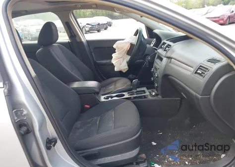 2010 Ford Fusion Se z USA, uszkodzony, nr VIN 3FAHP0HAXAR408301